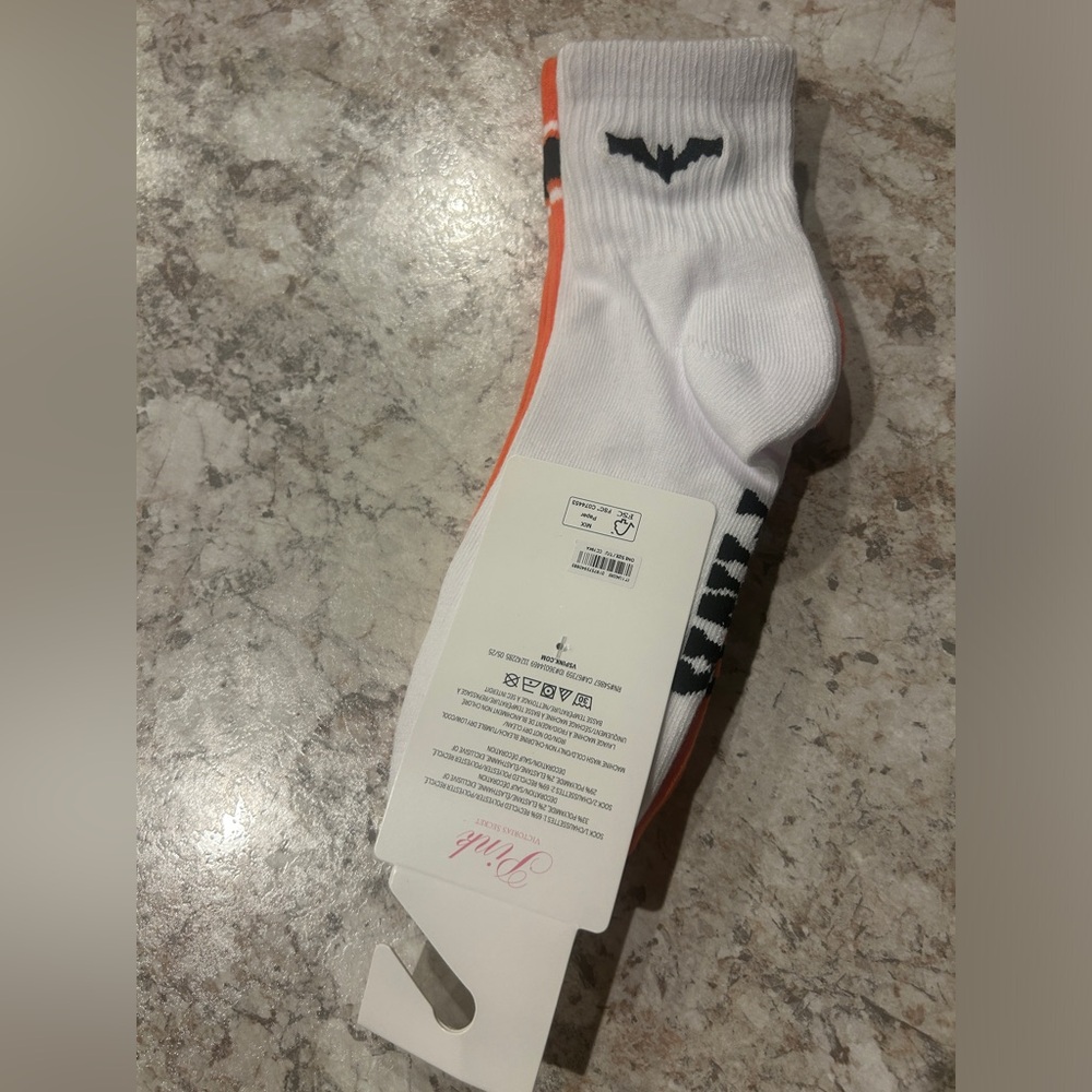 VS PINK Halloween Bat & Spoiled Bat 2-Pack Quarter Socks NEW - Picture 6 of 9